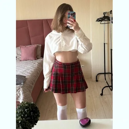 Изысканный отдых с нежной девушкой и тонким станом
