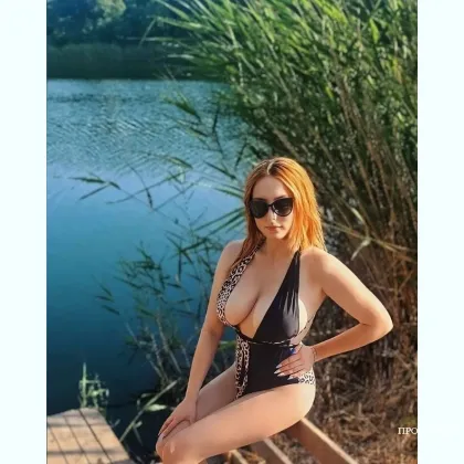 Сочными формами и энергией наполняю каждый миг жизни