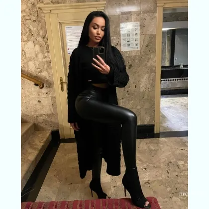Жаркая встреча с доступной девушкой в центре