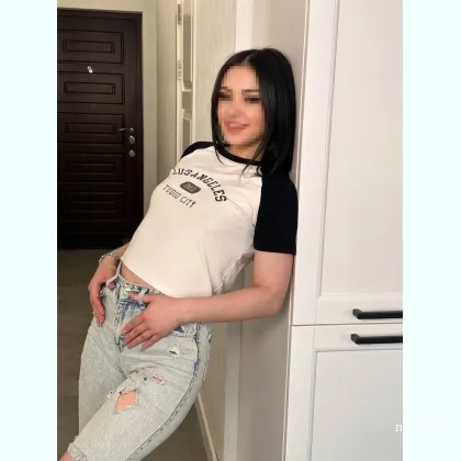 Опытная красотка предложит отдых на берегу моря доступно