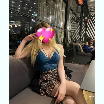 Гарячий кексик з Сексі Блондинкою. Працюю на Виїзд.