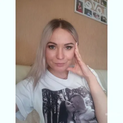 Взрослая блондинка