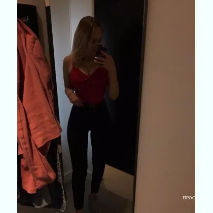 Опытная зайка без комплексов...