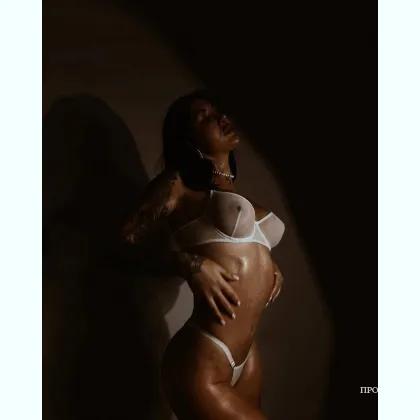 Женственная и притягательная