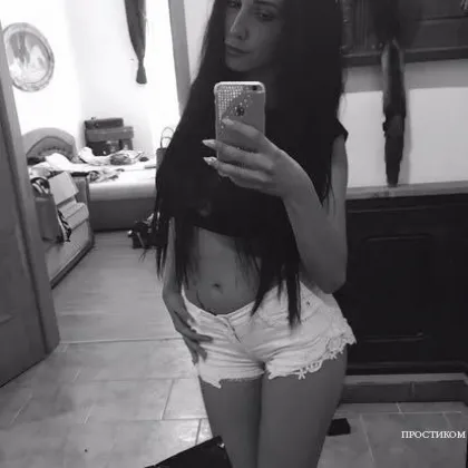 Горячая чувственная,и,открытая ко всему,красавица у себя домаИна выезд