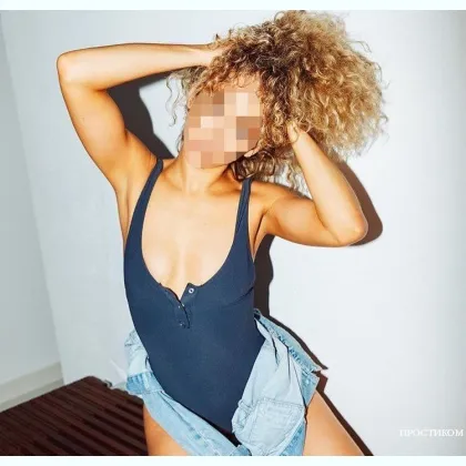 Прекрасная девушка готова принять тебя на уютном левом берегу Киева со