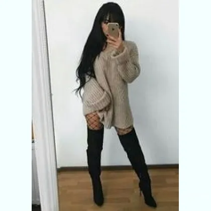 Цікава дівчина, гарненька брюнеточка запрошує....