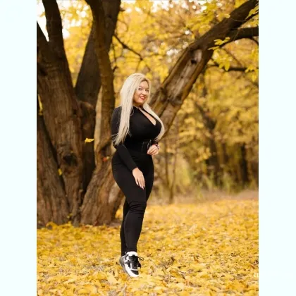 Гаряча та соковита киса у твоєму розпорядженні пишка Аліна чекаю.