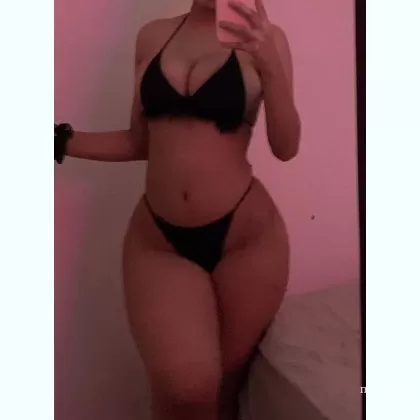 Самочка на опыте ищет жеребца для жаркой ночи