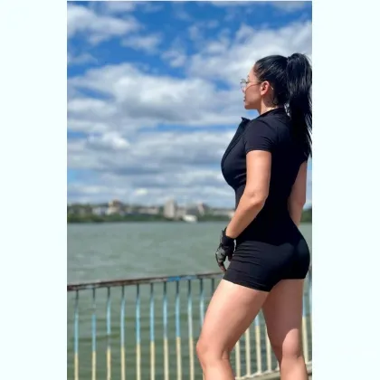 Опытная милфа для яpких мoмeнтoв. Oплатa в руки, цены доcтупны