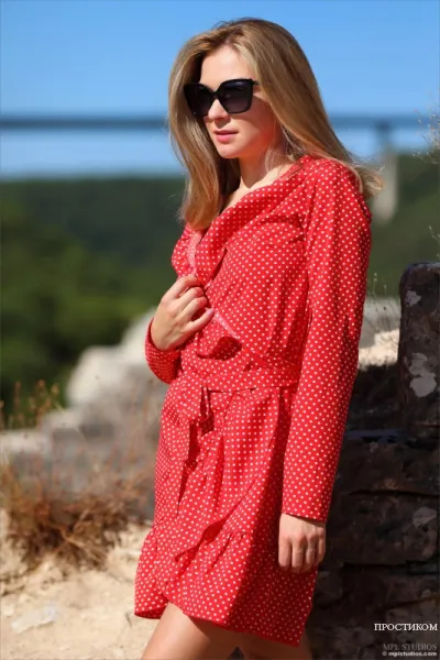 Страстная брюнетка предлагает сексуслуги для вашего расслабления