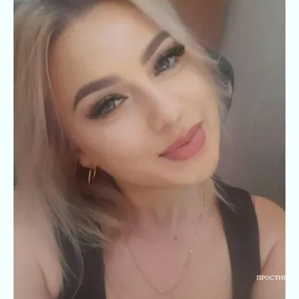 Малишка скучає