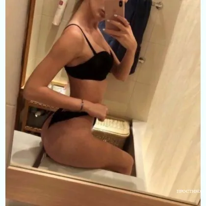 Маленькая девочка. Одна. Фото мои. Могу и с двумя мальчиками