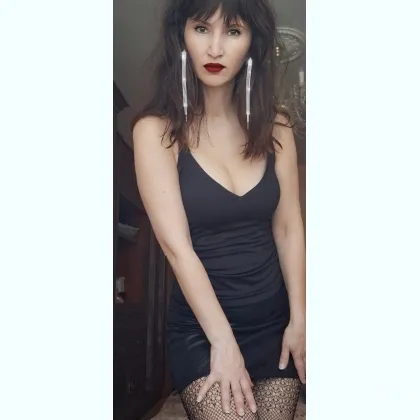 ГОРЯЧАЯ НОЧЬ С ДЛИННОНОГОЙ КРАСАВИЦЕЙ В ЧУЛКАХ-СЕТКЕ