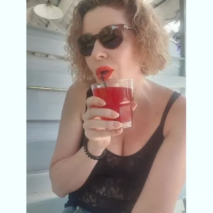 Ищу того, кто готов к ночным приключениям... Место есть, выезд возможен...