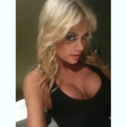 Самая нежненькая и самая сладенькая девочка этого сайта с реал фото