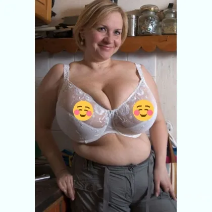 Для тех кому нравятся взрослые женщины с пышной фигурой