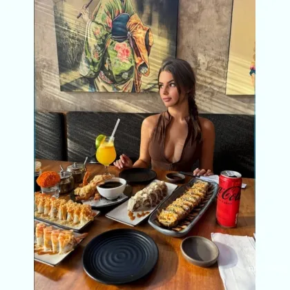 Игривая малышка поможет расслабиться.