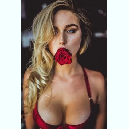 Прекрасно роблю масаж, вітаю ігри в стилі БДСМ, а від мого стриптизу .