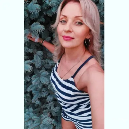 Леді з гарною фігурою і гарним настроєм