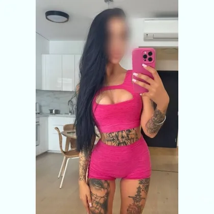 СЛАДКAЯ ГOРЯЧАЯ ИНДИ СИСИ СИЛИКОН