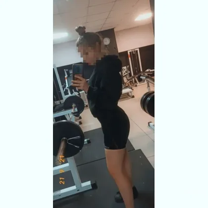 Ти таких навіть у тік ток не бачив, подивись мої фотки котику. Чекаю