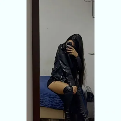 живу в центре ,приглашаю по записи інді,есть предпоказ