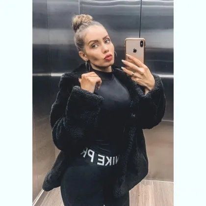 VIP киса с глубоким горлом и сочной попкой