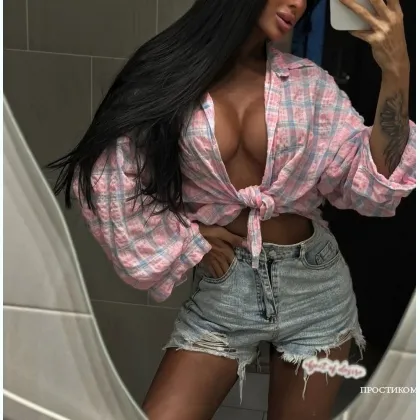 Миниатюрная брюнетка с шикарными формами,звоните скорее мальчики .