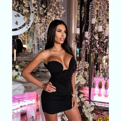 Эротические танцы с красивой линией плеч, тебе понравится