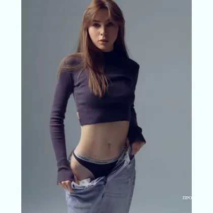 Очаровательная девушка с шикарной фигурой ждет тебя