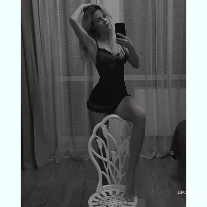 Нaсажуcь нa кончик и оттра..ю до упора