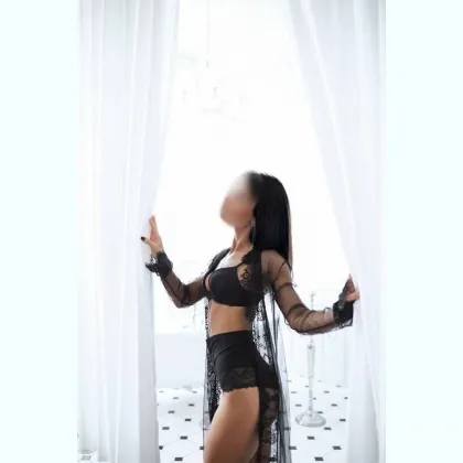 Умею делать хорошо, ведь у меня шикарная фигура. Приеду в Коменду