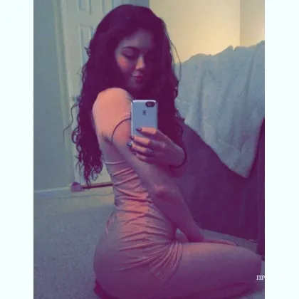 Пышные формы на встрече, где будешь просить добавки