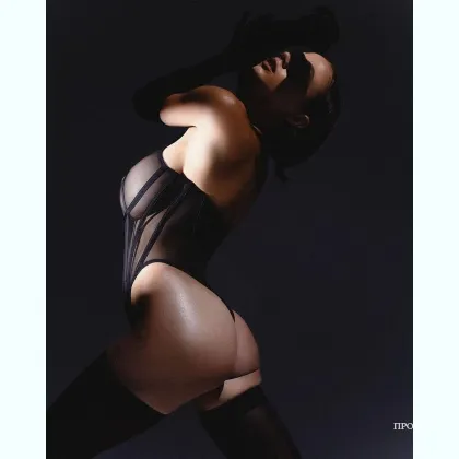 Жінка з привабливою фігурою подарує незабутні емоції