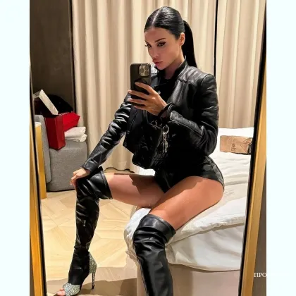 Высокая и статная девушка сделаю тебе праздник