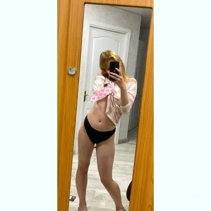 Молоденькая и Шаловливая СТУДЕНТОЧКА ждет СВОЕГО УЧИТЕЛЯ