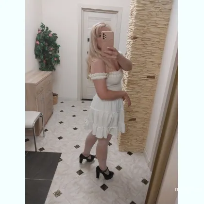 Белоснежка угостит вкусным кексом...