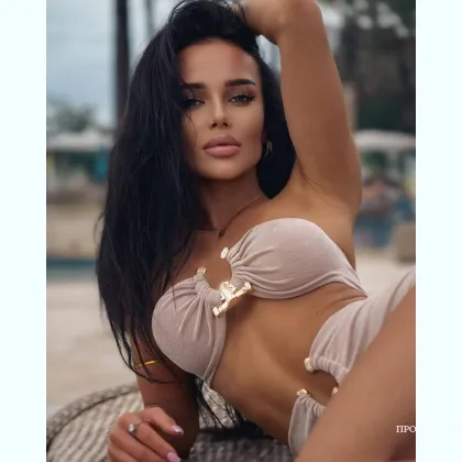 Обладаю сочными формами и задам жару в твоем сердце