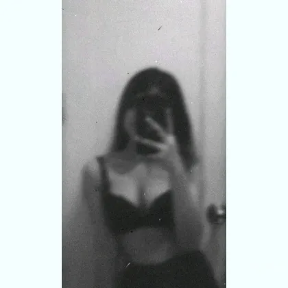 Умеренно пышная фигура с исключительной женской чистоплотностью