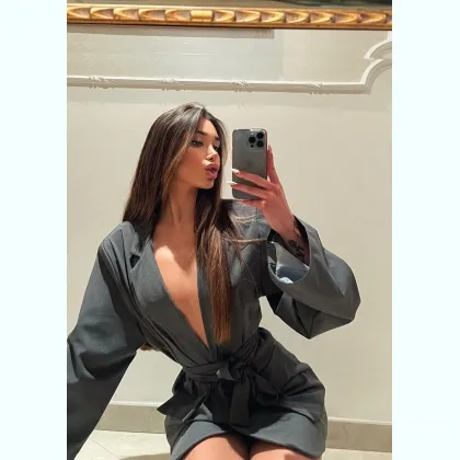 С тонкими запястьями ты захочешь еще эту ночь