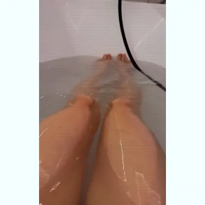 Зі мною ти можеш не соромитись своїх бажань бо мої на багато гірші