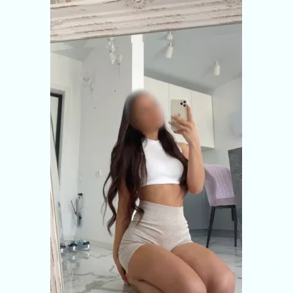 Уникальный вечер с игривыми формами и комфортом