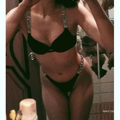 Умеренно пышная фигура сделаю твой день ярче