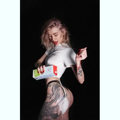 Готова на все с горячим воском и страстью в глазах