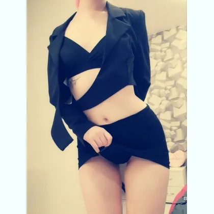 Спортивная фигура и уютный вечер с эмоциями