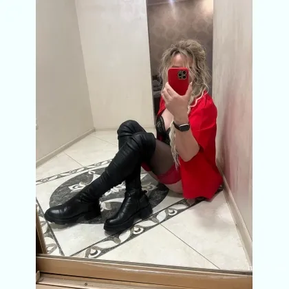 Гаряча мілфа