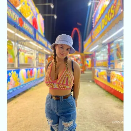 Миниатюрная брюнетка ждет тебя для незабываемых мгновений