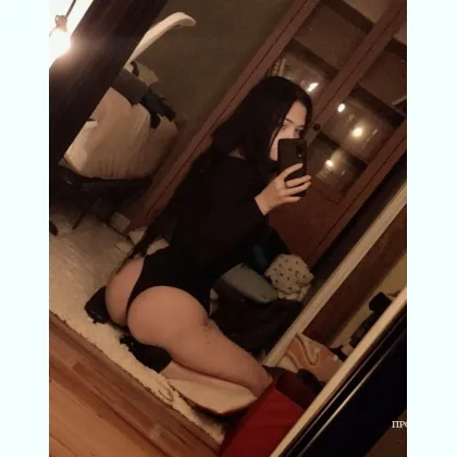 Привлекательная девушка для незабываемого вечера