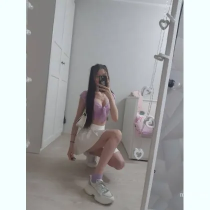 Удовольствие от страсти с жаркой девушкой